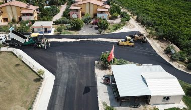 ESENBAĞLAR MAHALLESİ YOLU 15 YIL SONRA ASFALTLANDI