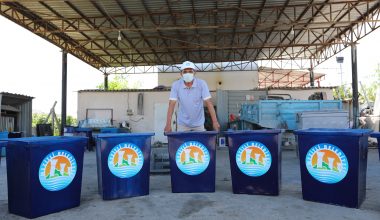 Plajlar için çöp kovası