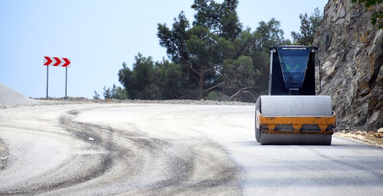 KORAMŞALI MAHALLESİNİN GRUP YOLU GENİŞLETİLDİ