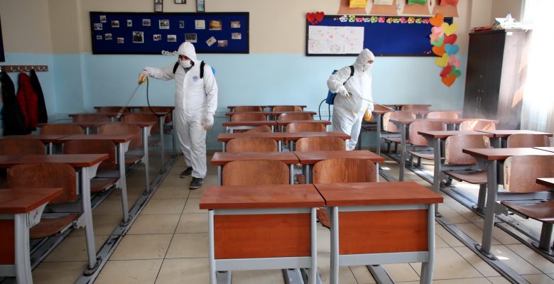 AKDENİZ’DE OKULLAR LGS’YE HAZIRLANIYOR