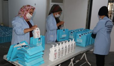 Berberler ve Kuaförler Odasına Dezenfektan Desteği