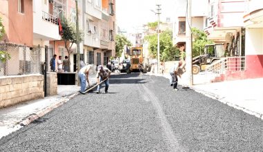 TOROSLAR’DA ASFALT ATAĞI SÜRÜYOR