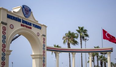 MERSİN İDMANYURDU MEYDANI YENİLENİYOR