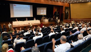 Başkan Seçer, Meclis Üyelerine, Meclis Çalışma Yönetmeliğini hatırlattı