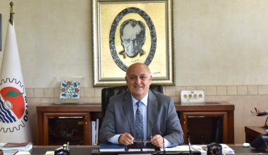 “Mersin potansiyellerini ekonomiye ve kalkınmasına yansıtan bir kent olmaktan uzaklaşıyor”