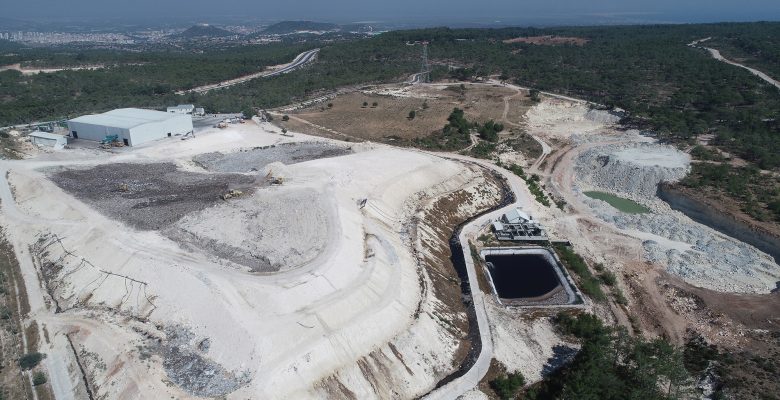 BÜYÜKŞEHİR, VAHŞİ DEPOLAMA ALANLARINI TAMAMEN KALDIRIYOR