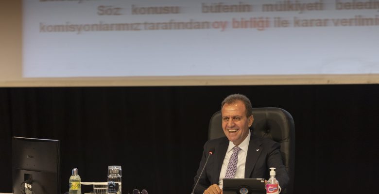 SEÇER: “KAN KUSUYORUM, KIZILCIK ŞERBETİ İÇTİM DİYORUM”