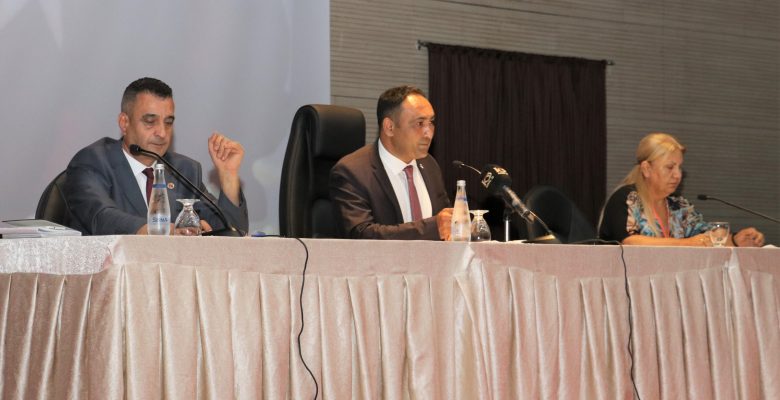 “KADIN-ERKEK EŞİTLİK ŞARTINI İMZALAYAN İLK BELEDİYEYİZ”