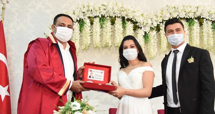 TOROSLAR BELEDİYESİ 3 AYDA 600 NİKAH KIYDI