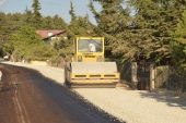 Kırsalda asfalt çalışması