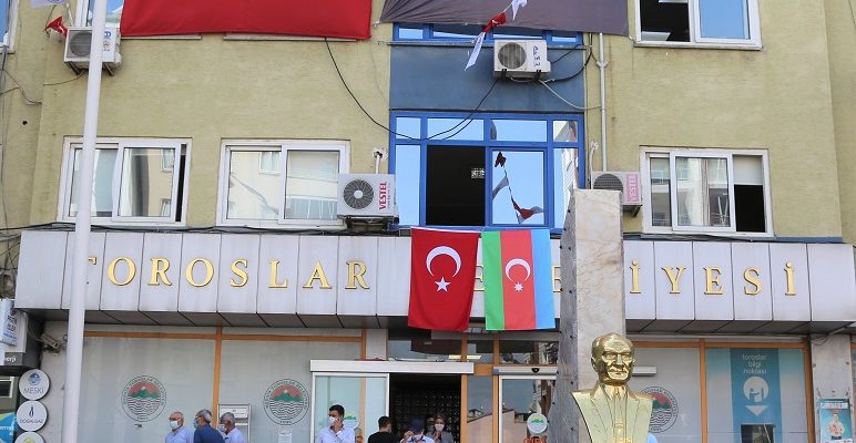 TOROSLAR BELEDİYESİ’NDEN, AZERBAYCAN’A BAYRAKLI DESTEK