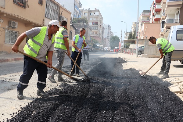 TOROSLAR’DA YOL BAKIM ÇALIŞMALARI DEVAM  EDİYOR