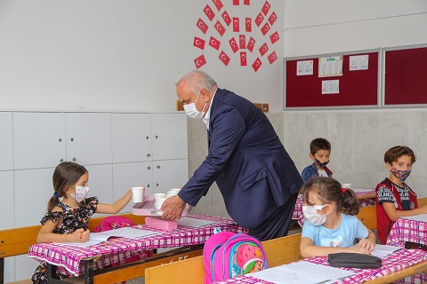 Erdemli’den Türkiye’nin 81 İlinden 81 Okula Limonata