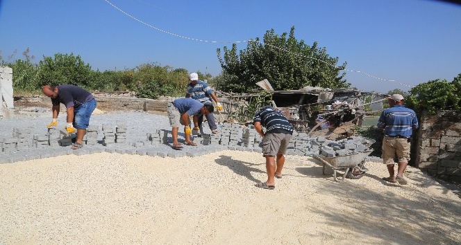 Erdemli Belediyesi engelleri kaldırıyor