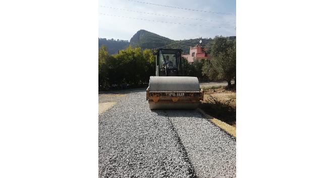 Toroslar’da yol çalışmaları sürüyor