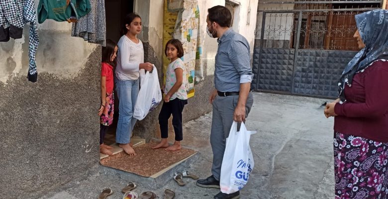 Akdeniz Belediyesi, Kırtasiye Desteğiyle Çocukları Sevindirdi