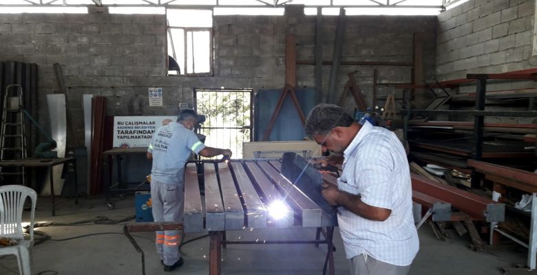 Akdeniz Belediyesi Makine İkmal Sahası Üretiyor