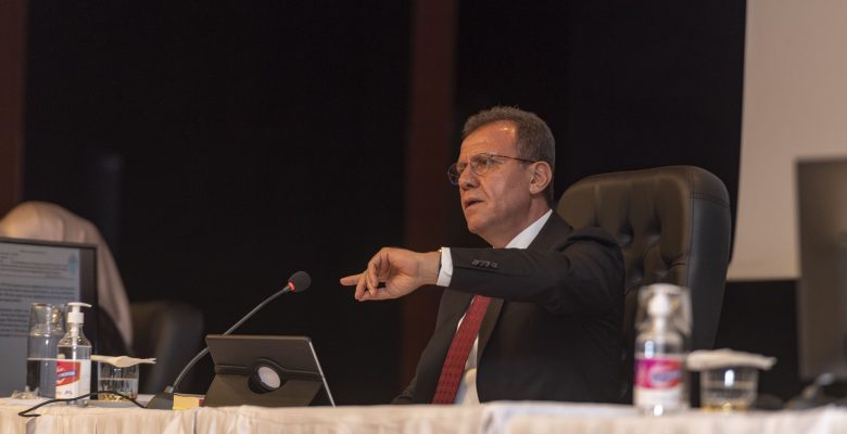 Meclis gerildi! Başkan Seçer, Meclis üyelerini sakinleştirdi