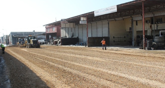 Tırmıl sanayi sitesinde asfalt çalışması