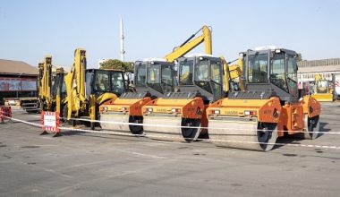 BÜYÜKŞEHİR BELEDİYESİ ARAÇ FİLOSUNU GENİŞLETİYOR