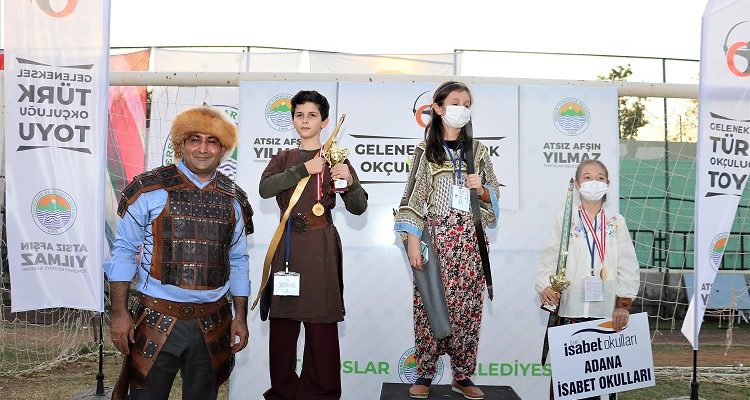 GELENEKSEL OKÇULUK TOYU’NDA OKLAR ATA’YA SAYGI İÇİN ATILDI