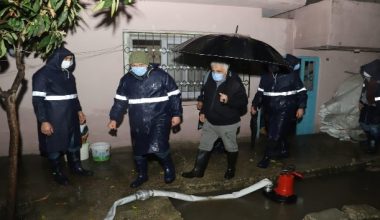 Akdeniz Belediyesi, su baskınlarından etkilenenlere destek verdi