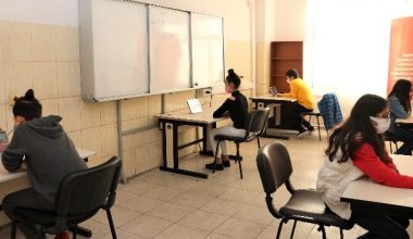 Toroslar Belediyesi öğrencilere EBA desteği sunuyor