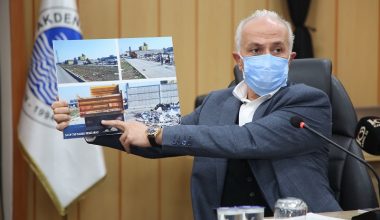 Başkan Gültak, Güneş Mahallesine Moloz Döken Kamyonlarla İlgili Basın Açıklaması Yaptı