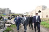 Vali Su, Anamur’da tarihi ören yerlerini gezerek, yetkililerden bilgi aldı