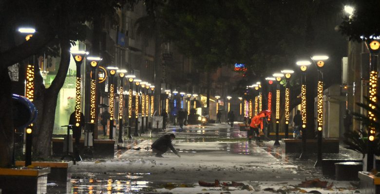 DOLU ve SAĞANAK YAĞIŞ HAYATI OLUMSUZ ETKİLEDİ