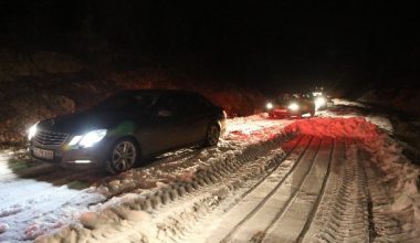 Piknikçiler karda mahsur kaldı