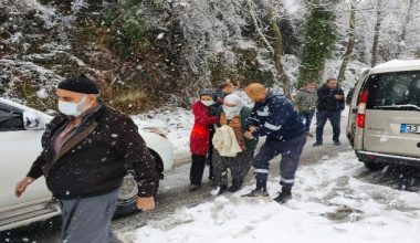 Mahsur kalan vatandaşlar kurtarıldı