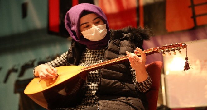 “Müziğin bütün doğa ve evren için bir terapi olduğunu düşünüyorum”