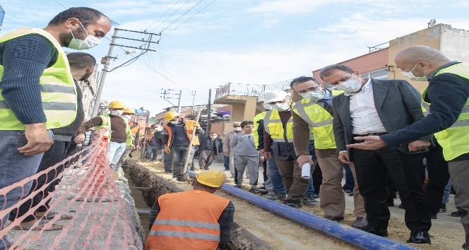 Çay ve Çilek Mahallelerinde içme suyu şebeke hattı çalışması sürüyor