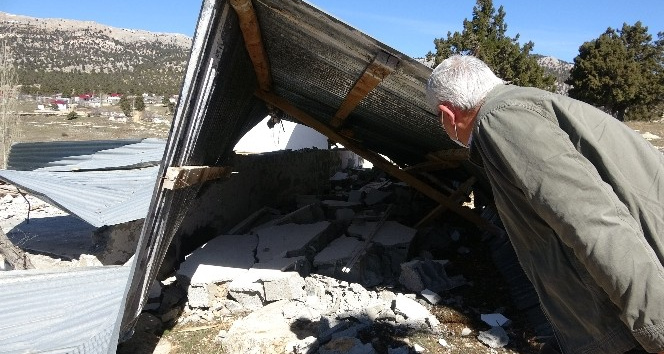 Başkan Tollu, rüzgar afetinden zarar gören vatandaşları dinledi