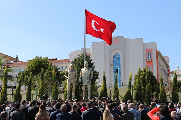 Sağlık Kahramanları Anıt Parkı açıldı