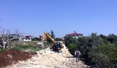 Öğrencilerin güvenliği için kaldırımlar yenilendi