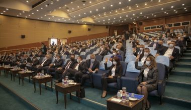 Başkan Seçer, çevre dostu otobüslerle ilgili krediyi değerlendirdi