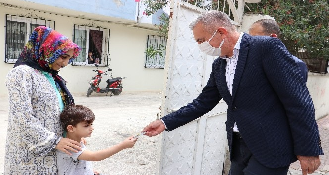 İşitme cihazının pili biten minik Aras’a sürpriz