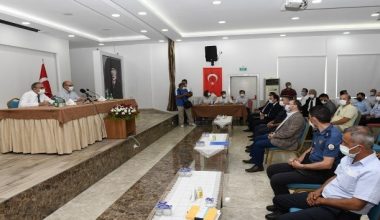 Vali Su,Muhtarlarla Buluşma İlçe Toplantılarına katıldı