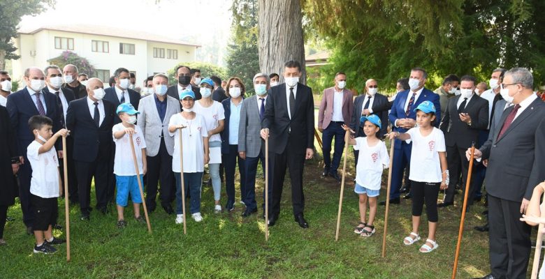 Milli Eğitim Bakanı Ziya Selçuk Mersin’de