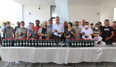 Mezitli Belediyesinden çiftçilere Mikrobiyal Gübre desteği