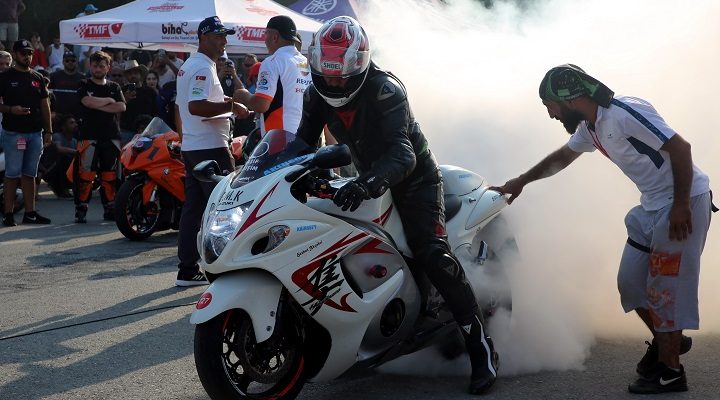 AKDENİZ’DE MOTODRAG YARIŞLARI HEYECANI