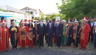 “Cumhurbaşkanı Ersin Tatar’ı Kadın Mehteranlar Karşıladı”