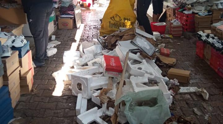 YAĞMUR VE FIRTINA MERSİN’İ VURDU