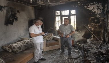 Büyükşehir Belediyesi, yangınların ardından bölgedeki vatandaşların yaralarını sarıyor