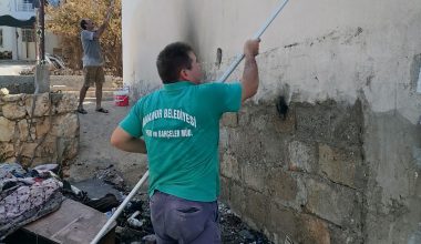 Anamur Belediyesi, Aydıncık’ta tamirat çalışmaları yapıyor