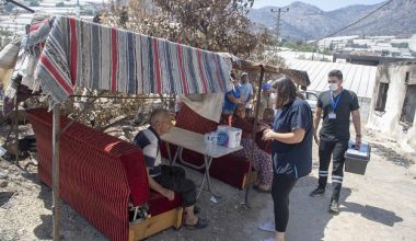 Ekipler, vatandaşlara ve itfaiye personellerine sağlık desteği verdi