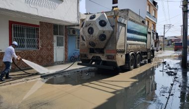 Akdeniz Belediyesi, vatandaşlar ve esnafın yardımına koştu