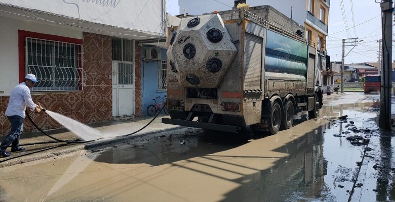 Akdeniz Belediyesi, vatandaşlar ve esnafın yardımına koştu